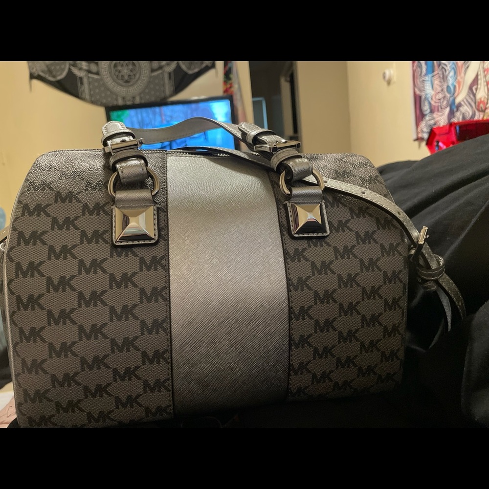 Brand new Micheal Korz bag still has tags